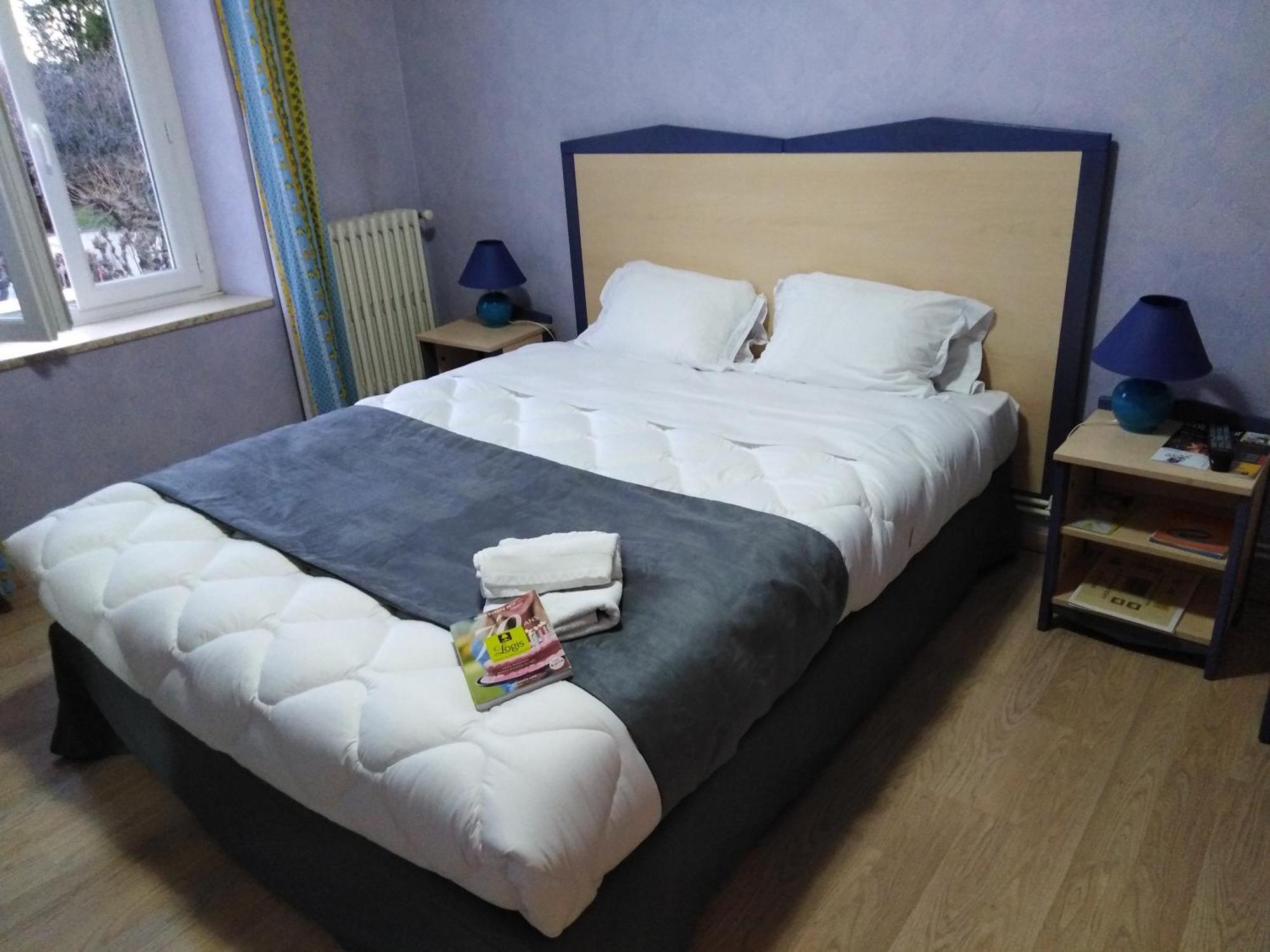 Logis Hotel Des Voyageurs Restaurant La Bonne Tabl'Hay Ливрон-сюр-Дром Экстерьер фото