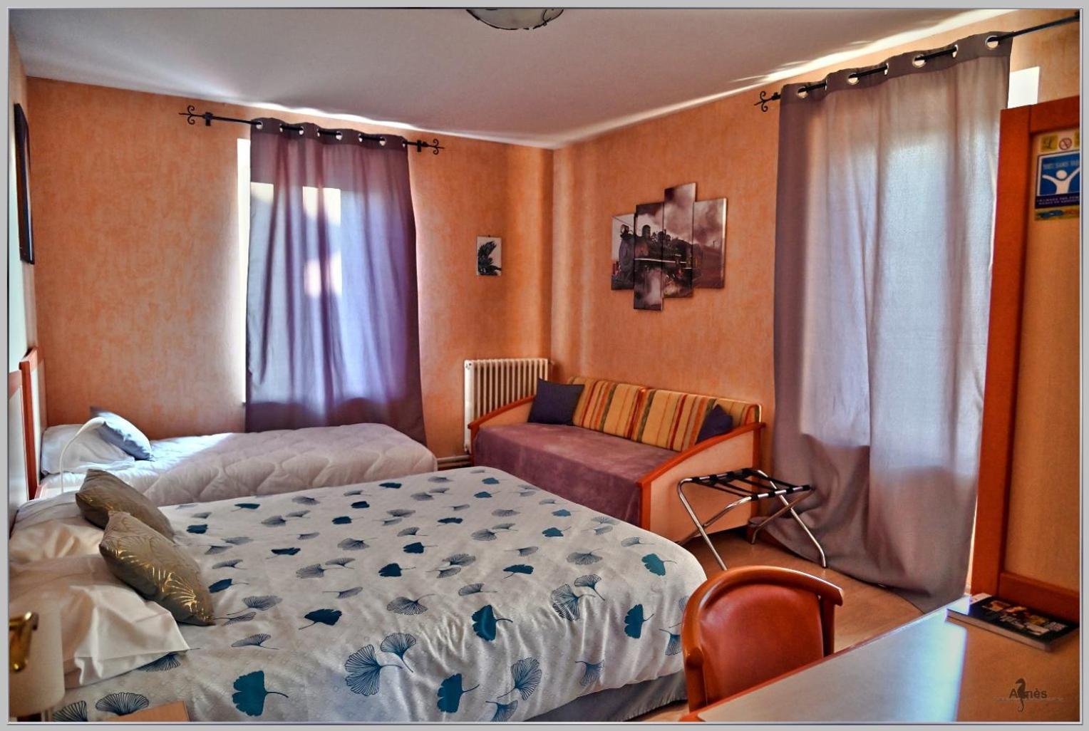 Logis Hotel Des Voyageurs Restaurant La Bonne Tabl'Hay Ливрон-сюр-Дром Экстерьер фото