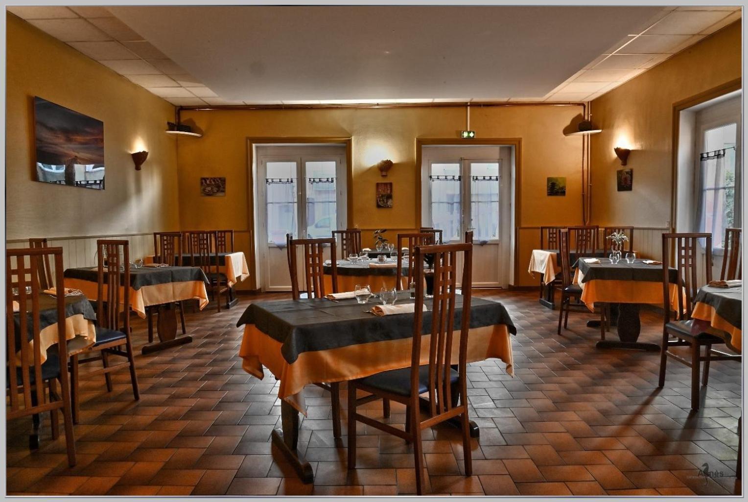 Logis Hotel Des Voyageurs Restaurant La Bonne Tabl'Hay Ливрон-сюр-Дром Экстерьер фото