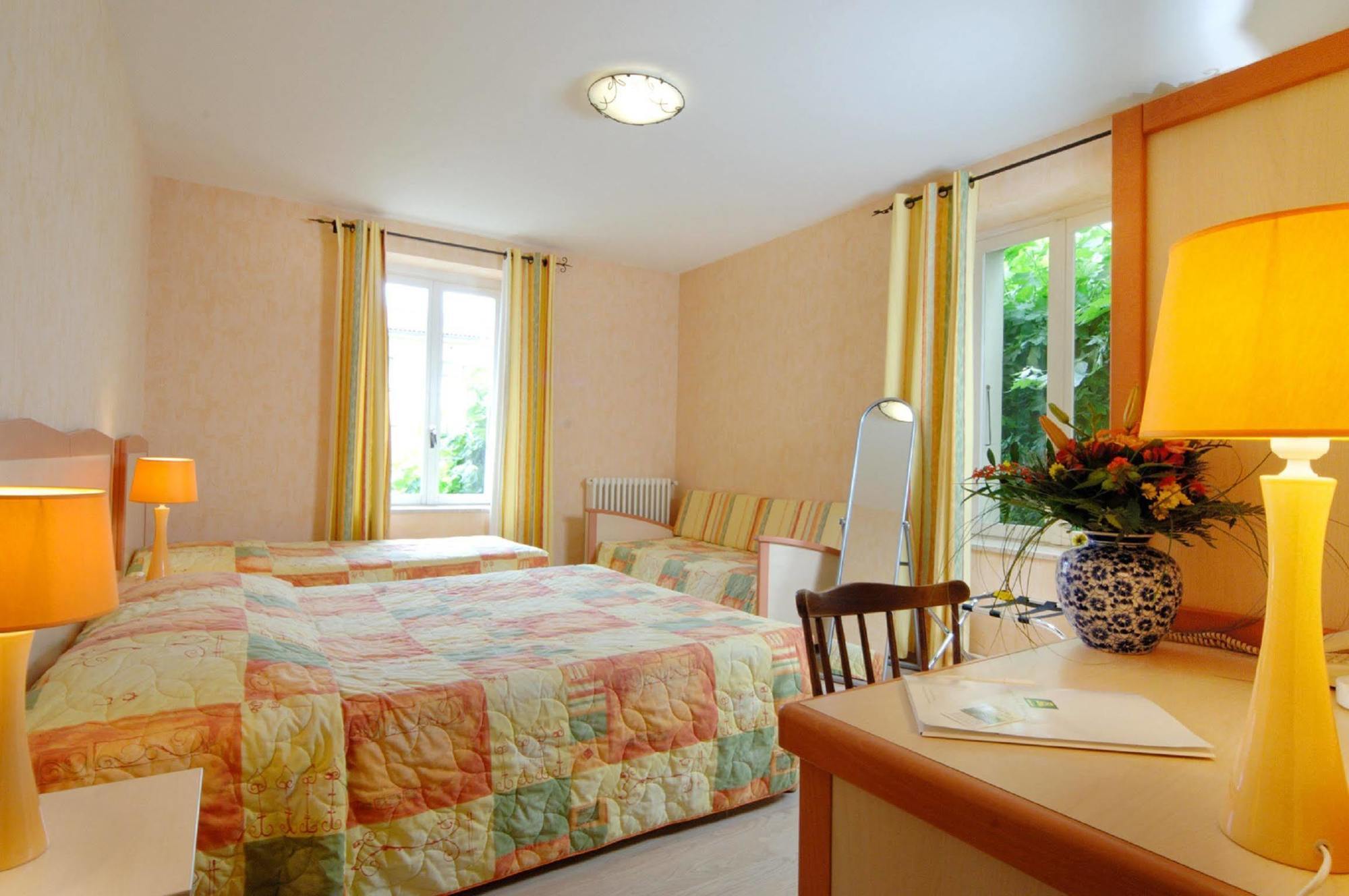 Logis Hotel Des Voyageurs Restaurant La Bonne Tabl'Hay Ливрон-сюр-Дром Экстерьер фото